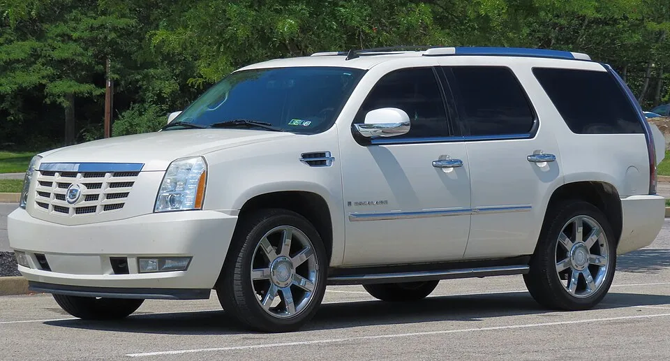 Cadillac Escalade - 3