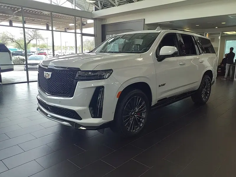 Cadillac Escalade - 4