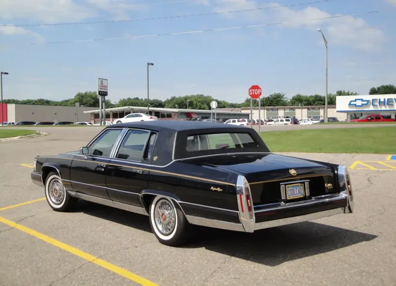 Cadillac Brougham Brougham 5.0 i V8 (173 bg) - görsel 2