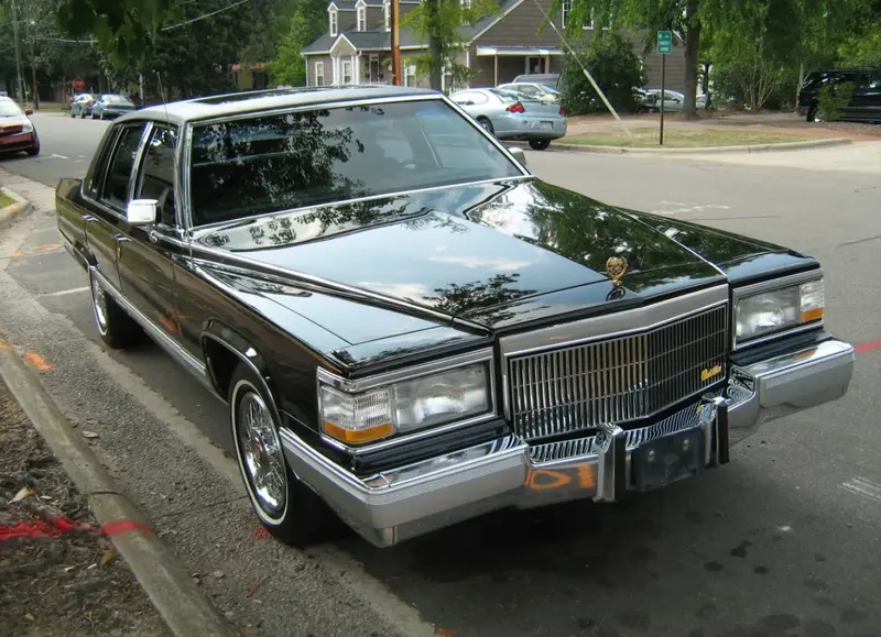 Cadillac Brougham Brougham 5.0 i V8 (173 bg) - görsel 3