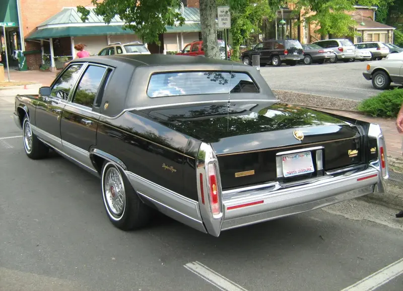 Cadillac Brougham Brougham 5.0 i V8 (173 bg) - görsel 4
