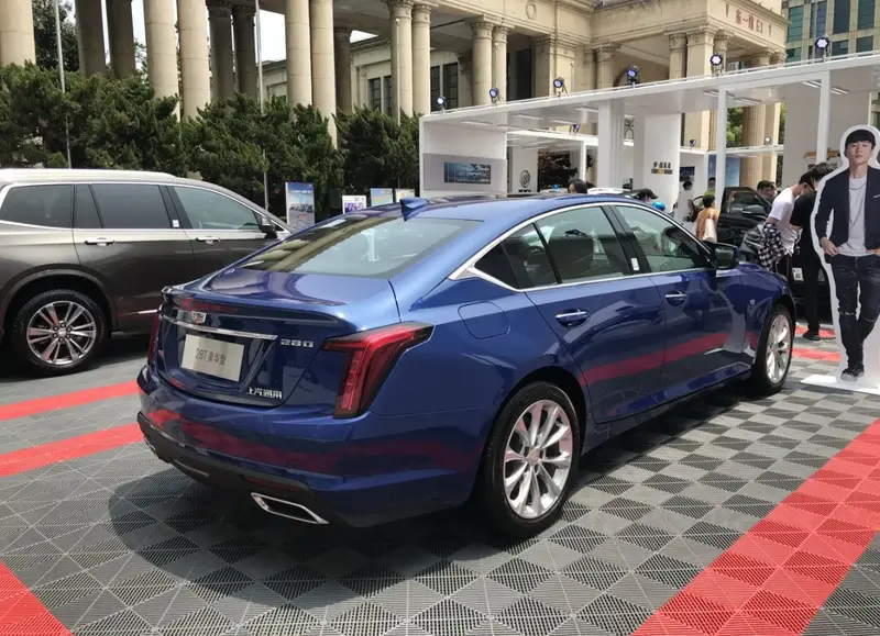 Cadillac CT5 - 4