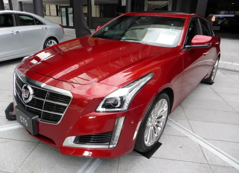 Cadillac CTS - 5