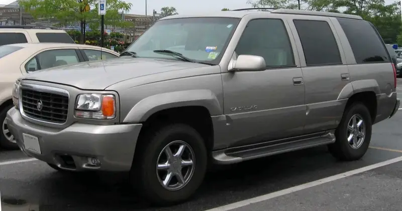 Cadillac Escalade - 3