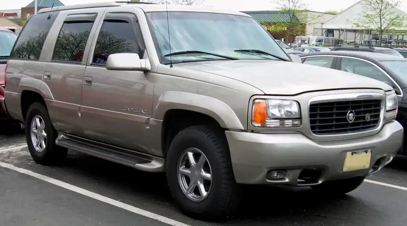 Cadillac Escalade - 4
