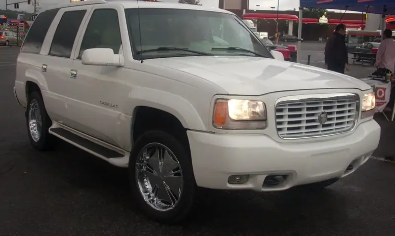 Cadillac Escalade - 5