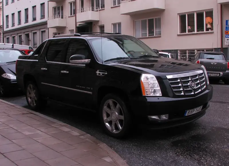 Cadillac Escalade - 3