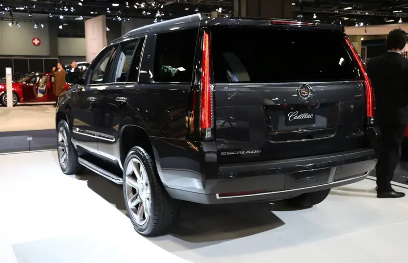 Cadillac Escalade - 4