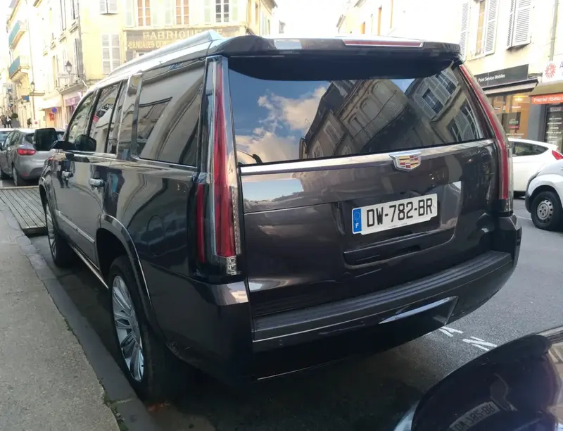 Cadillac Escalade - 6