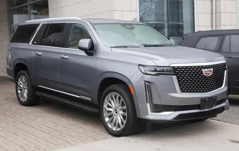 Cadillac Escalade - 3