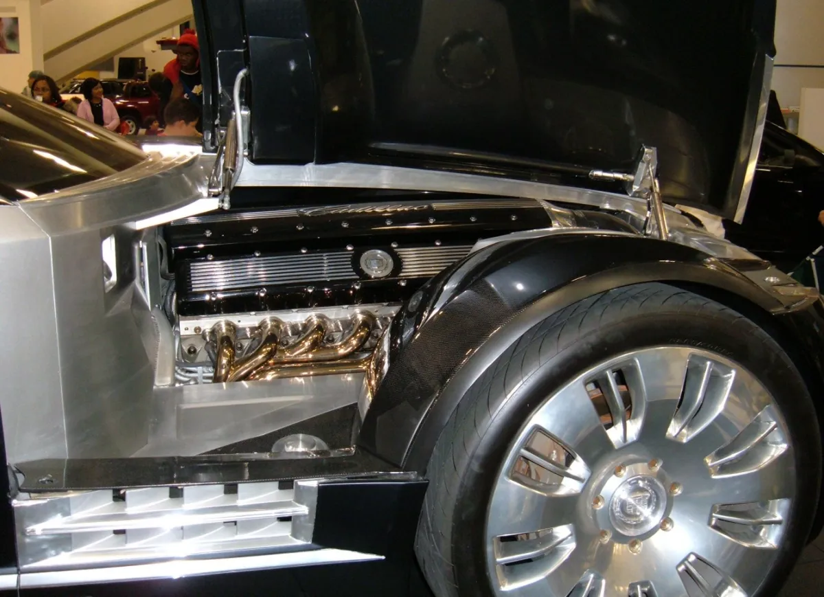 Cadillac 6