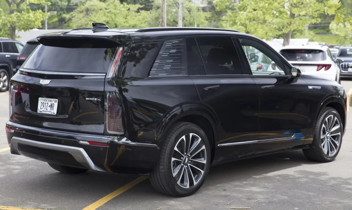 Cadillac VISTIQ VISTIQ 102 kWh (615 bg) Dual Motor AWD - görsel 2