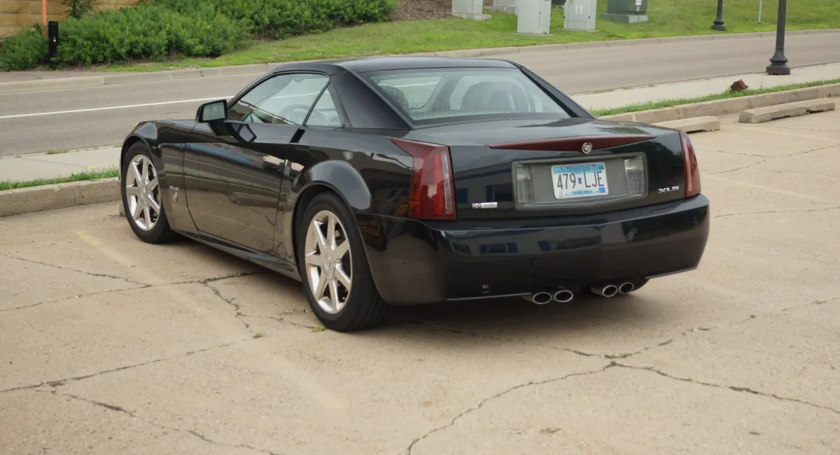 Cadillac XLR XLR V 4.4 i V8 32V (449 bg) Automatic - görsel 2