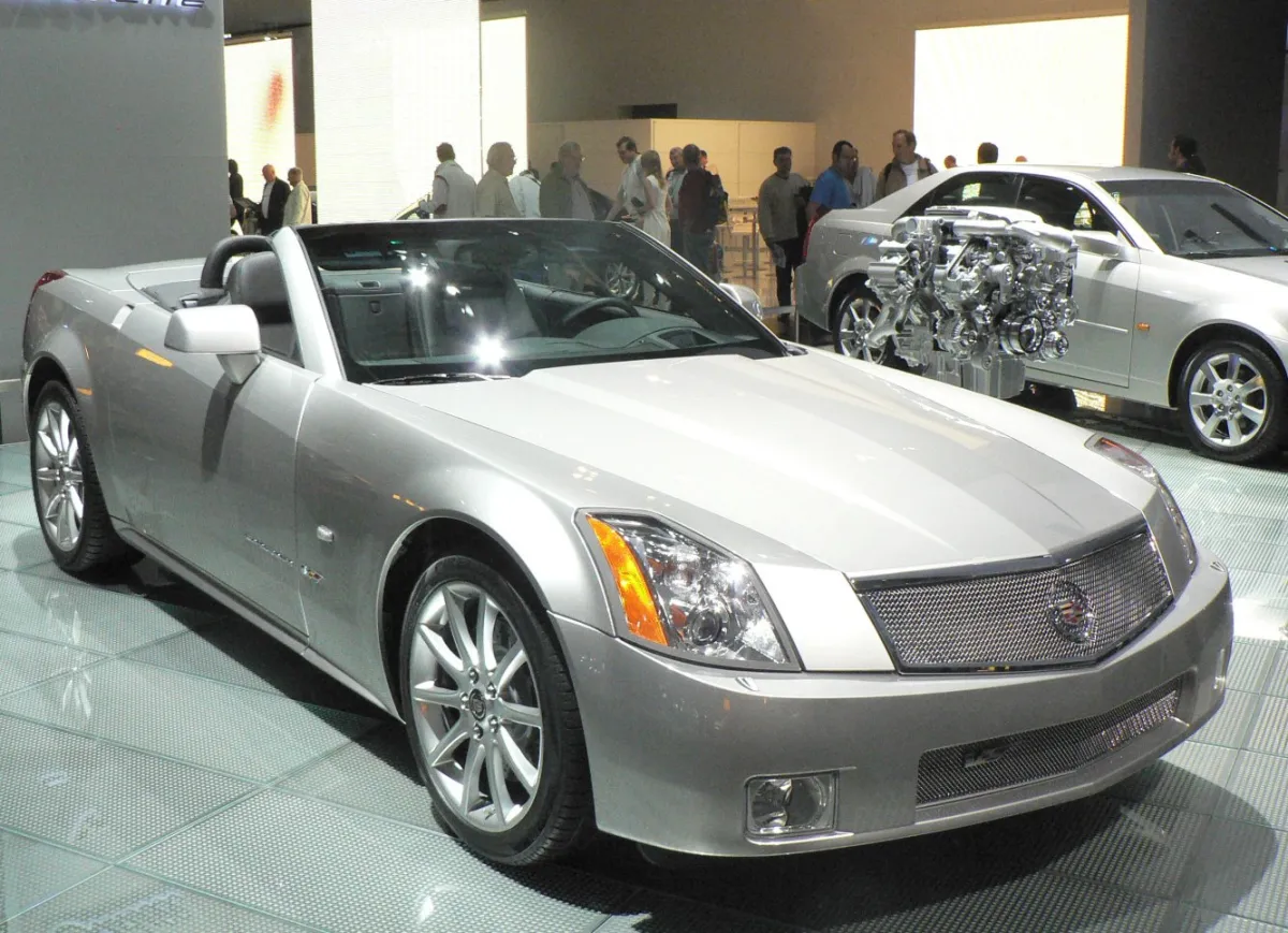 Cadillac XLR XLR V 4.4 i V8 32V (449 bg) Automatic - görsel 5