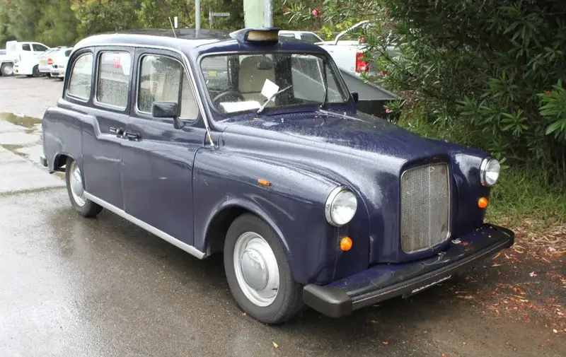Carbodies Taxi Taxi