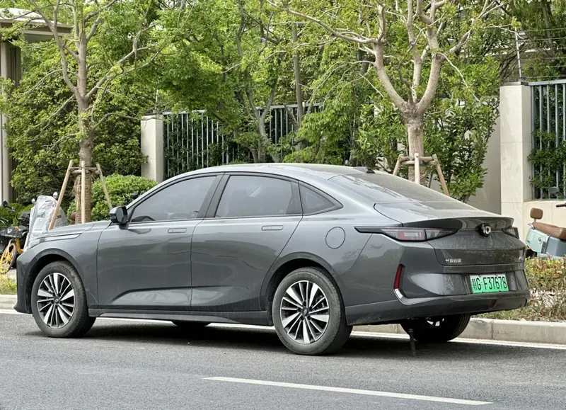 Changan Nevo A05 A05 1.5L 18.99 kWh (215 bg) Plug-in Hybrid E-CVT - görsel 2