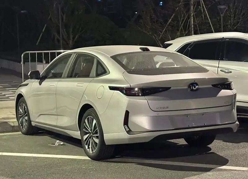 Changan Nevo A05 A05 1.5L 18.99 kWh (215 bg) Plug-in Hybrid E-CVT - görsel 4