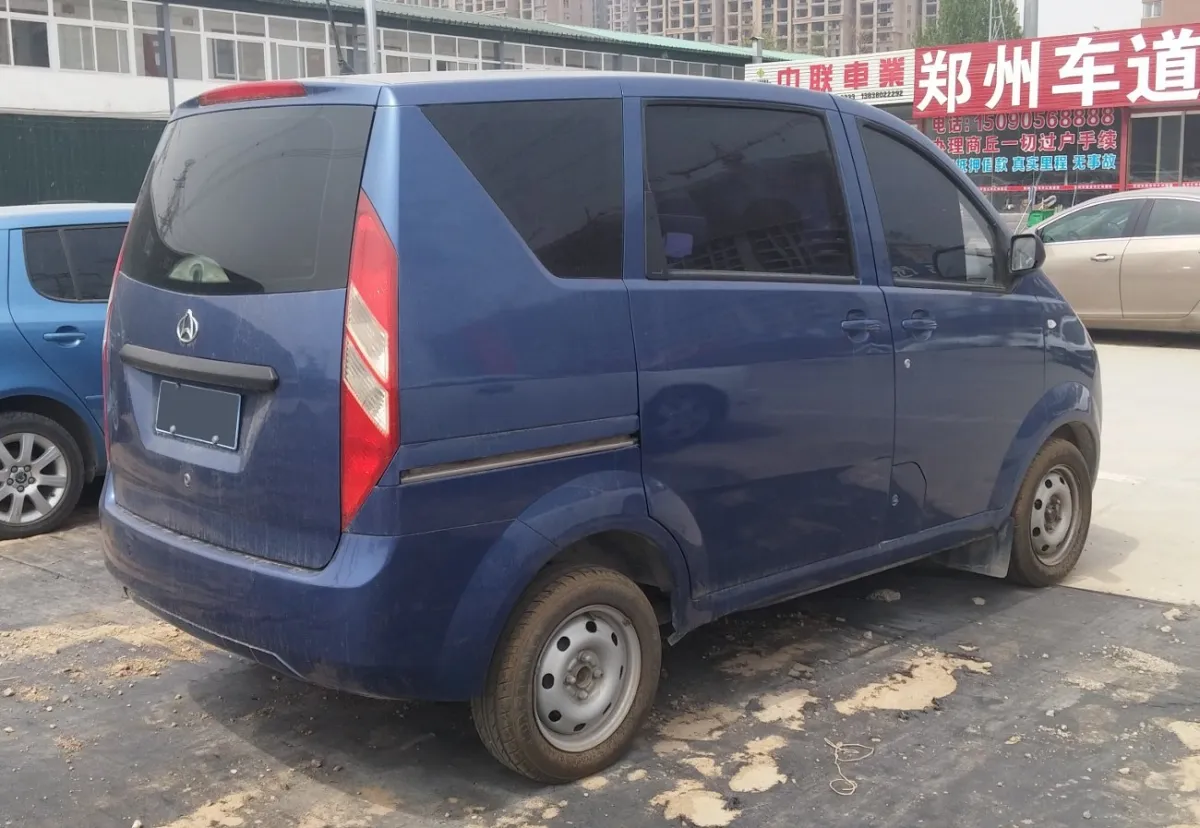 ChangAn CM8 CM8 1.3 (82 bg) - görsel 2