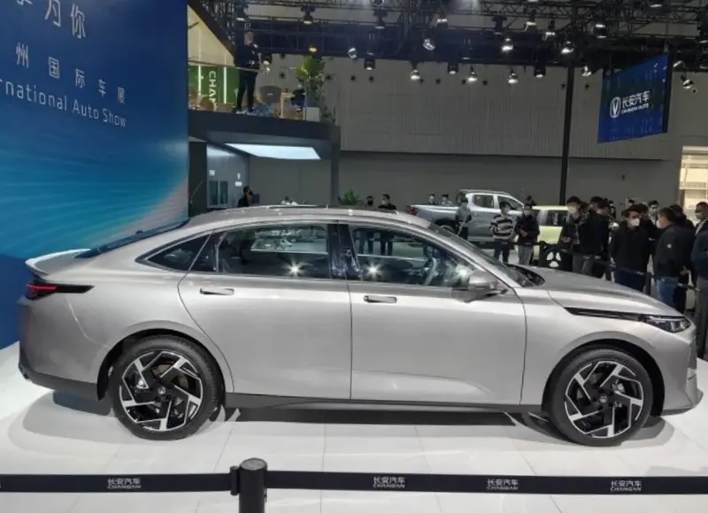 ChangAn Lamore - 3
