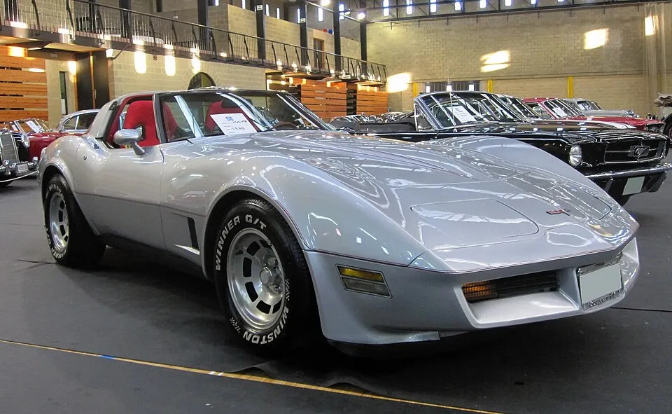 Chevrolet Corvette - 2