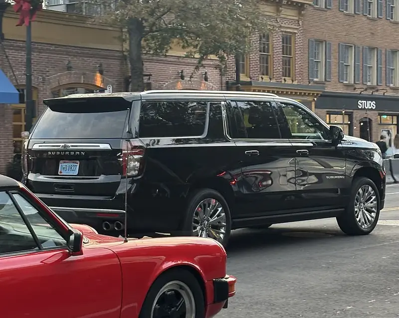Chevrolet Suburban - 3