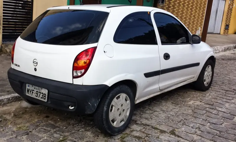 Chevrolet Celta - 2