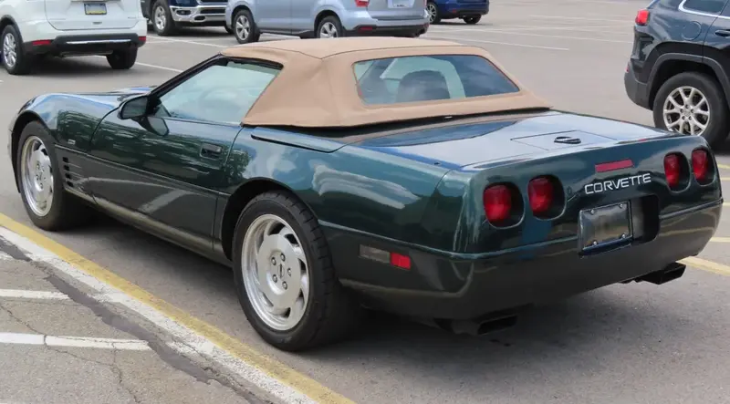 Chevrolet Corvette - 4
