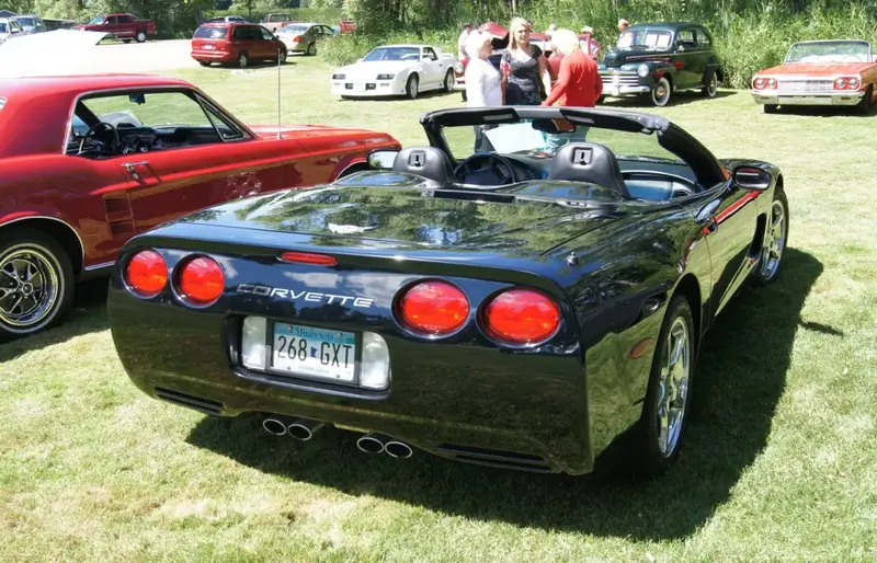 Chevrolet Corvette - 2