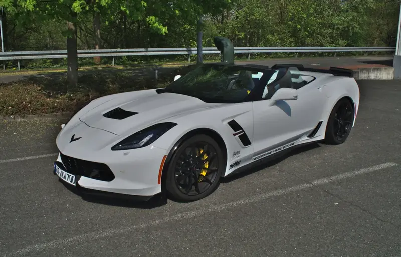Chevrolet Corvette - 5