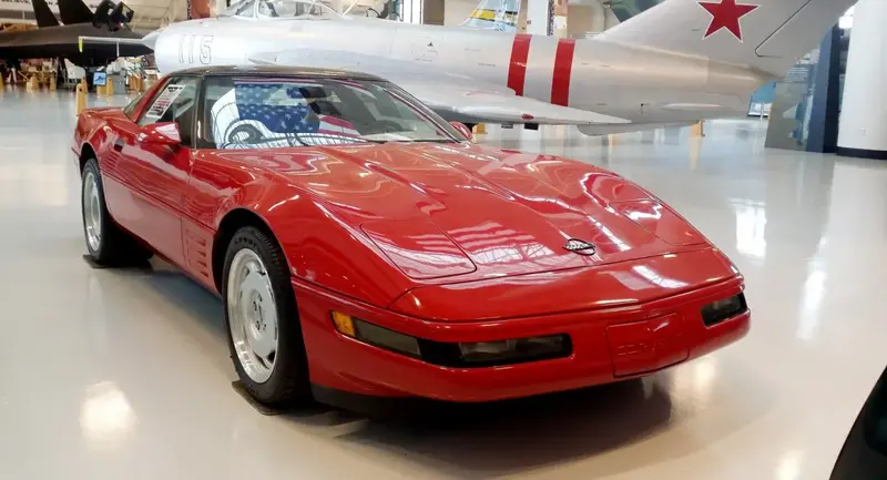 Chevrolet Corvette - 3