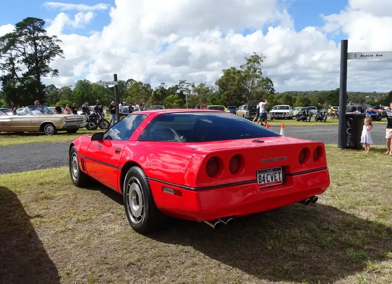 Chevrolet Corvette - 4