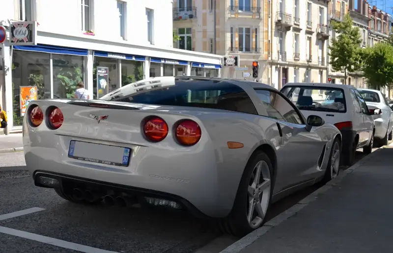 Chevrolet Corvette - 2