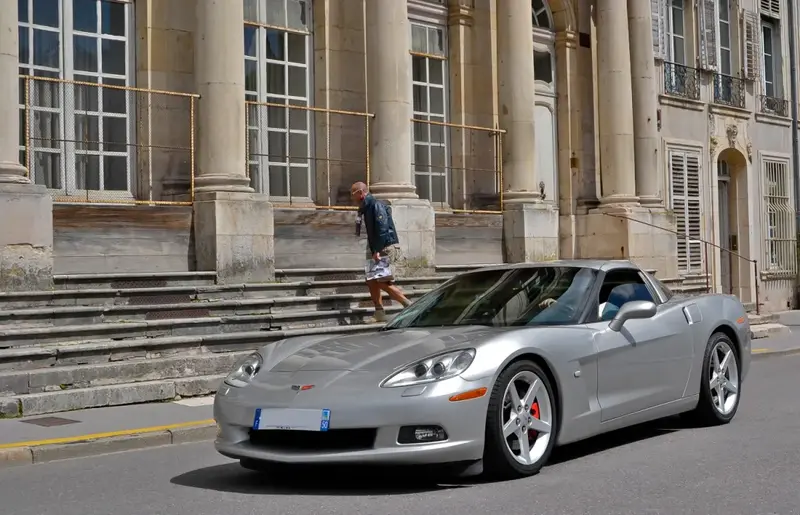 Chevrolet Corvette - 3