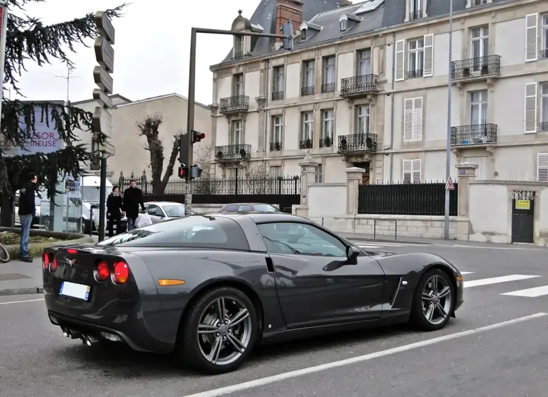 Chevrolet Corvette - 6