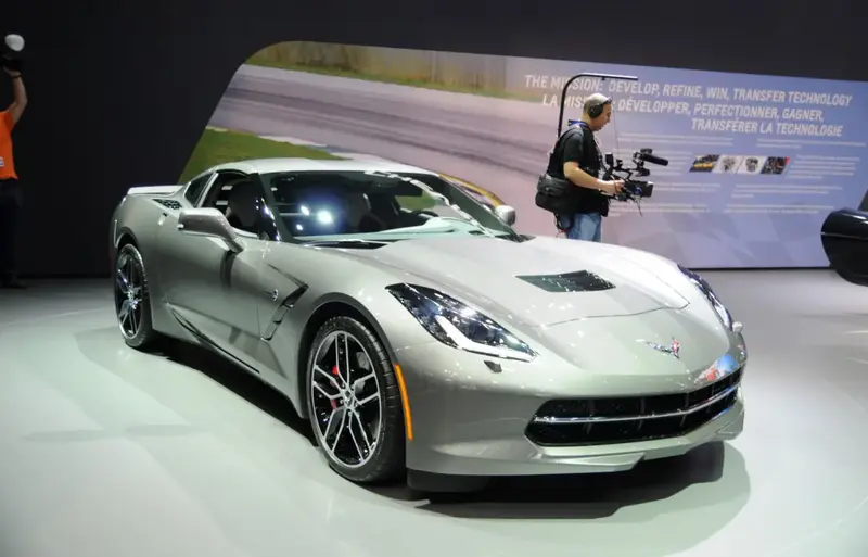Chevrolet Corvette - 4
