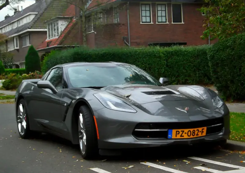 Chevrolet Corvette - 5