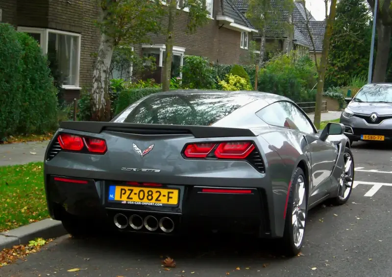 Chevrolet Corvette - 6