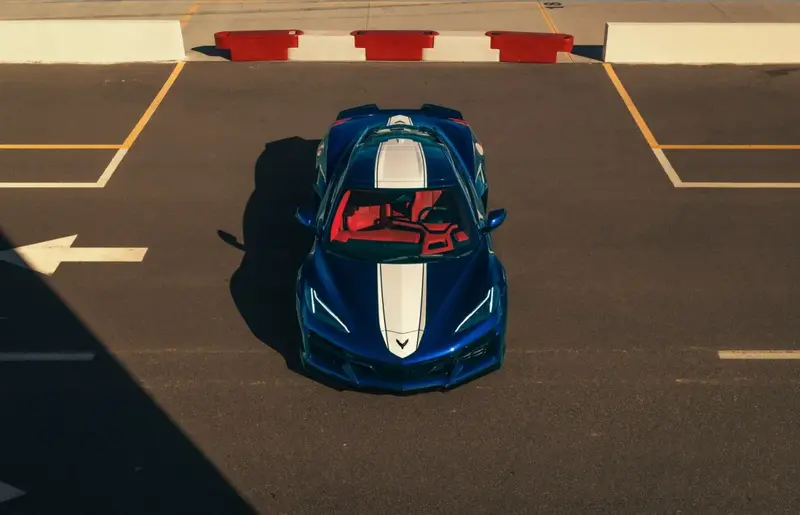 Chevrolet Corvette - 4