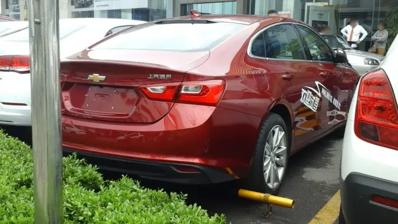 Chevrolet Malibu - 2