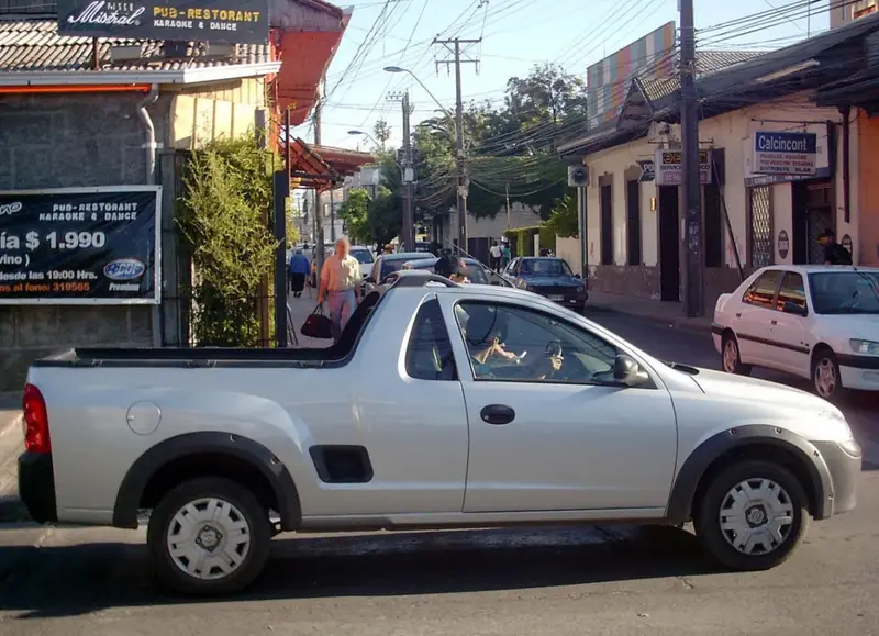 Chevrolet Montana - 2