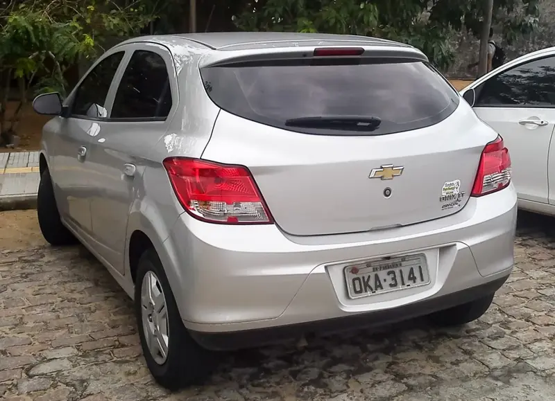 Chevrolet Onix - 3
