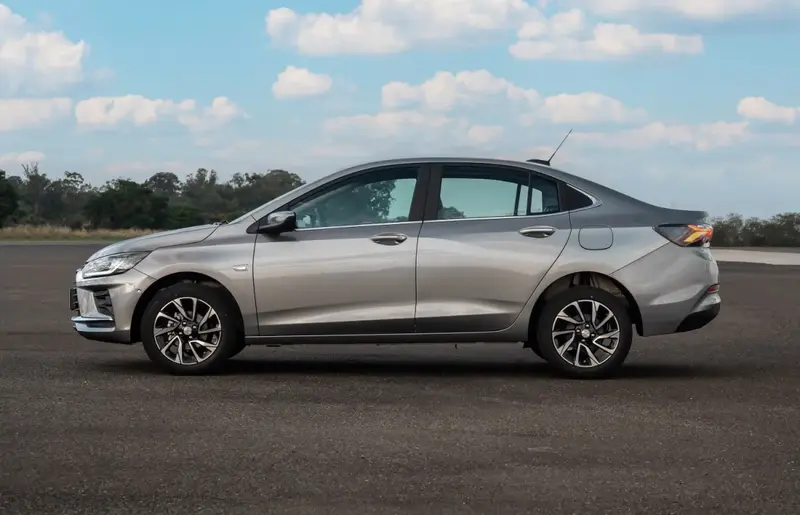Chevrolet Onix - 4
