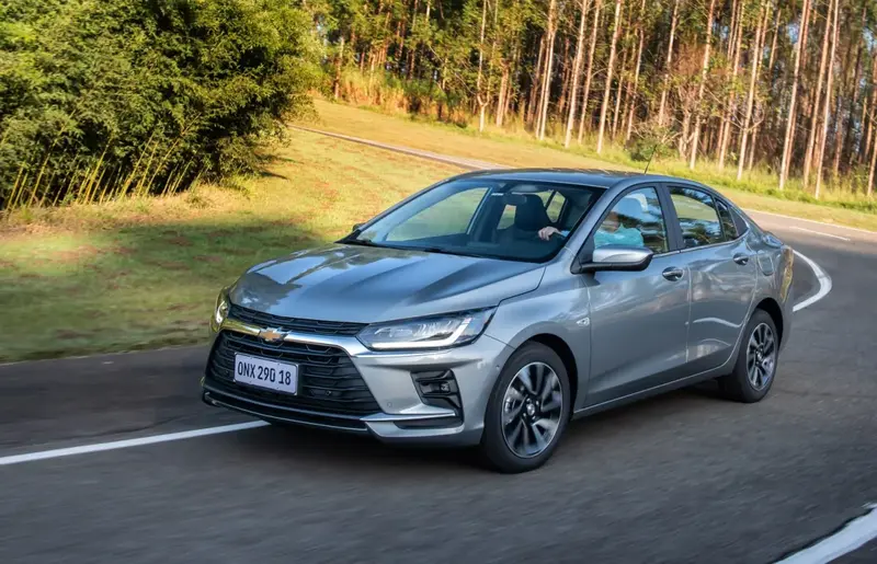 Chevrolet Onix - 6