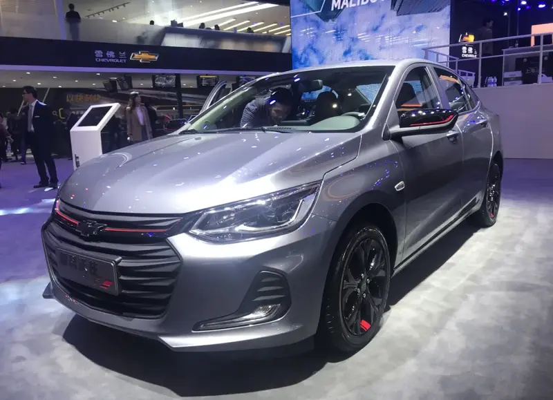 Chevrolet Onix - 6