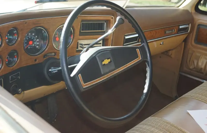 Chevrolet Suburban - 3
