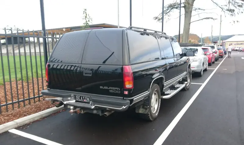 Chevrolet Suburban - 4