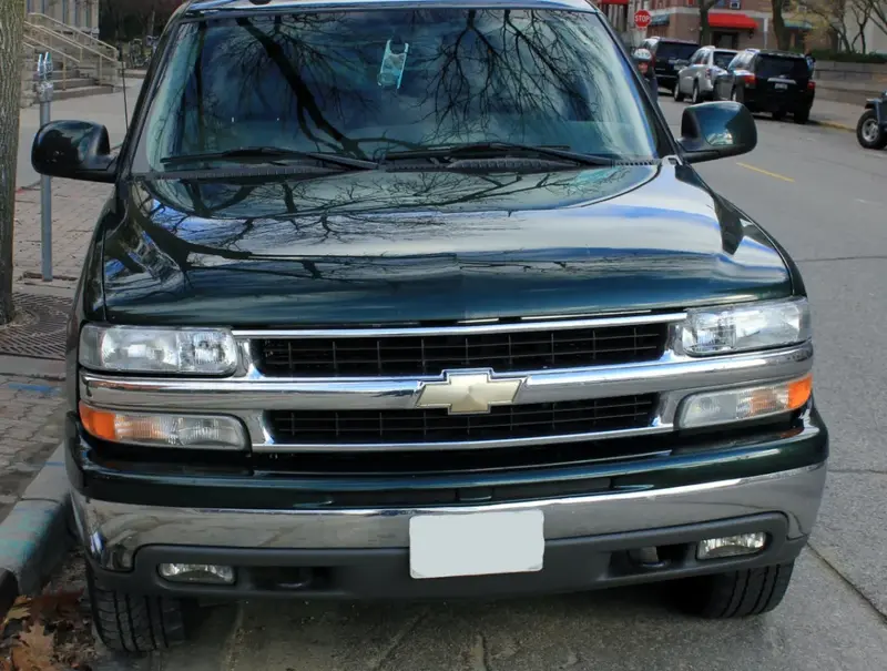 Chevrolet Suburban - 4
