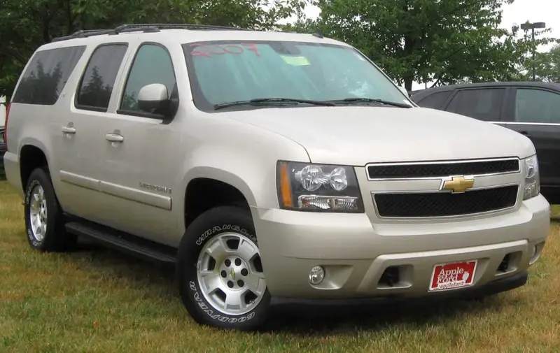 Chevrolet Suburban - 4