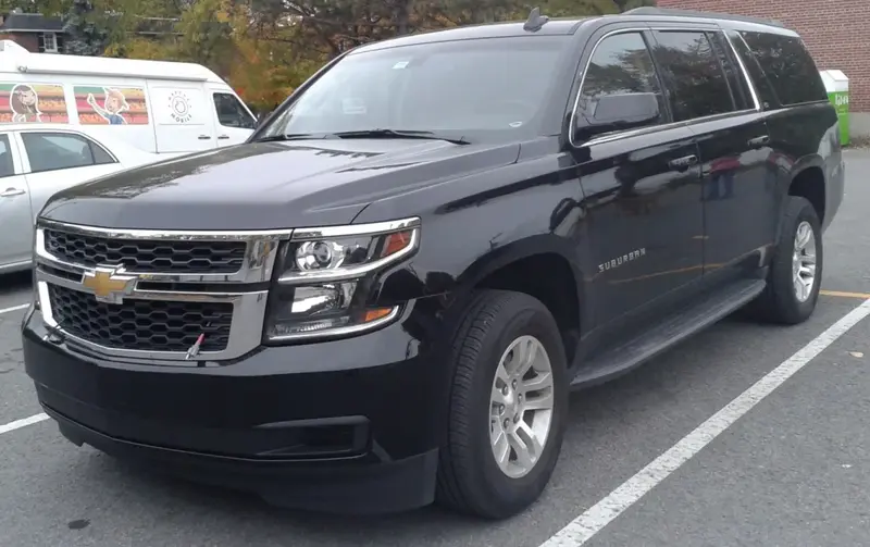 Chevrolet Suburban - 4