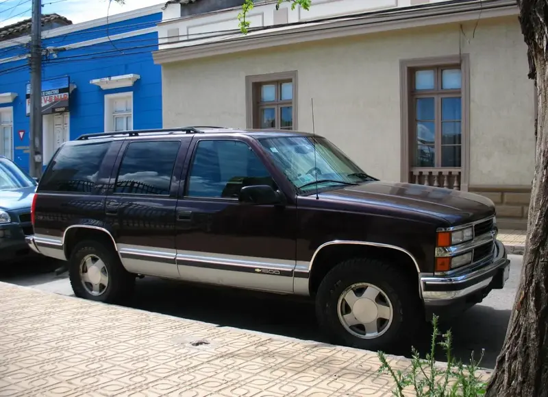 Chevrolet Tahoe - 2